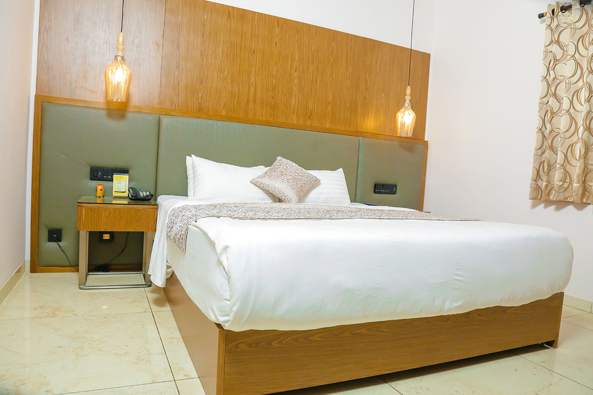 Deluxe Room Living Area
